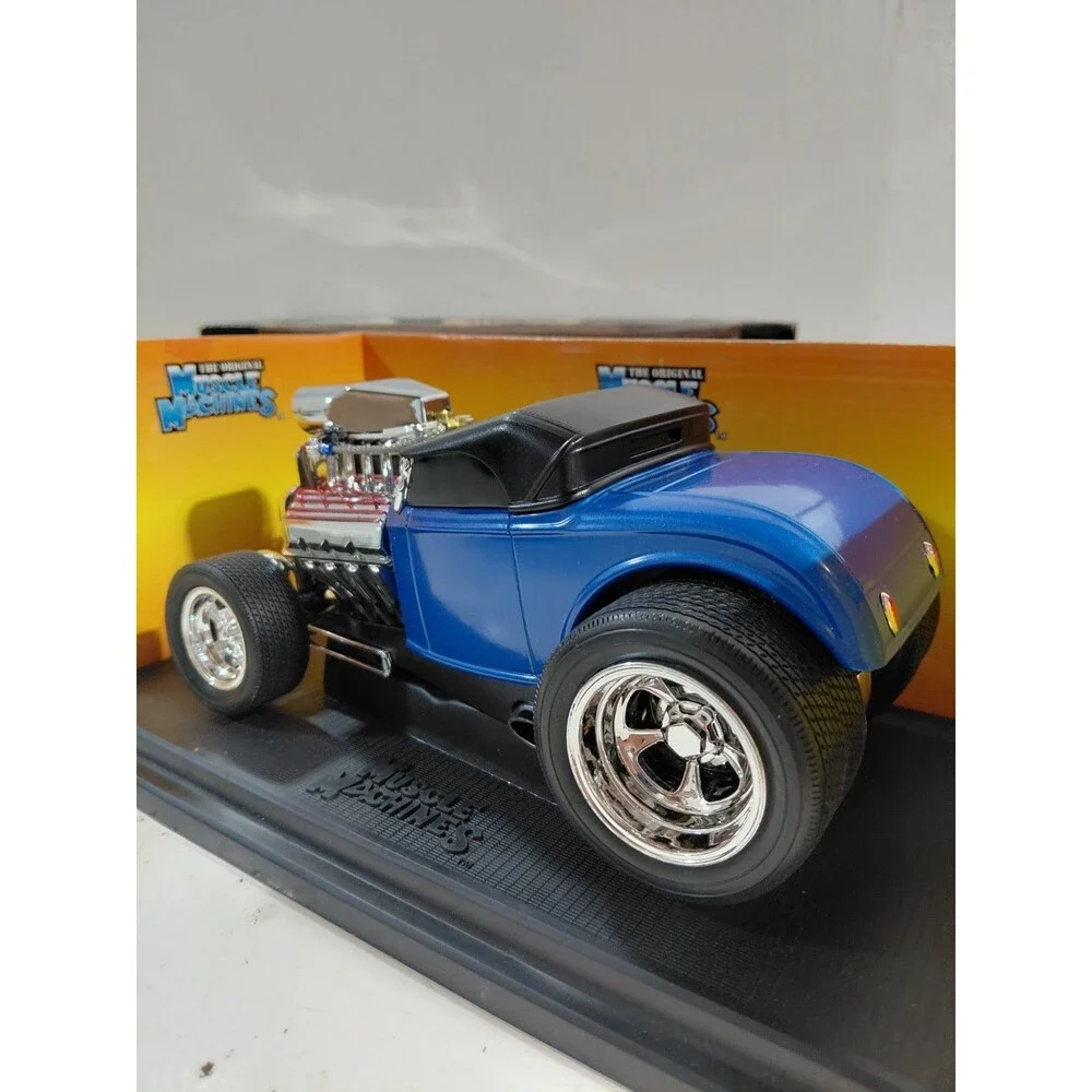 Muscle Machines 71166 1:18 Diecast 1932 Ford Roadster Hot Rod w/box
